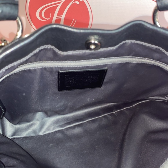 Coach - Picture 6 of 8